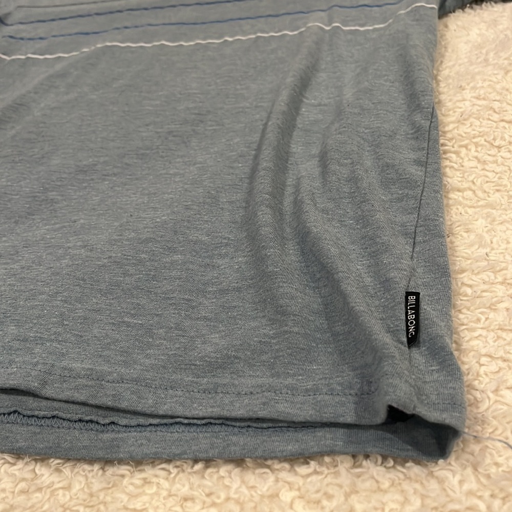 Billabong T-Shirt - Picture 2 of 4